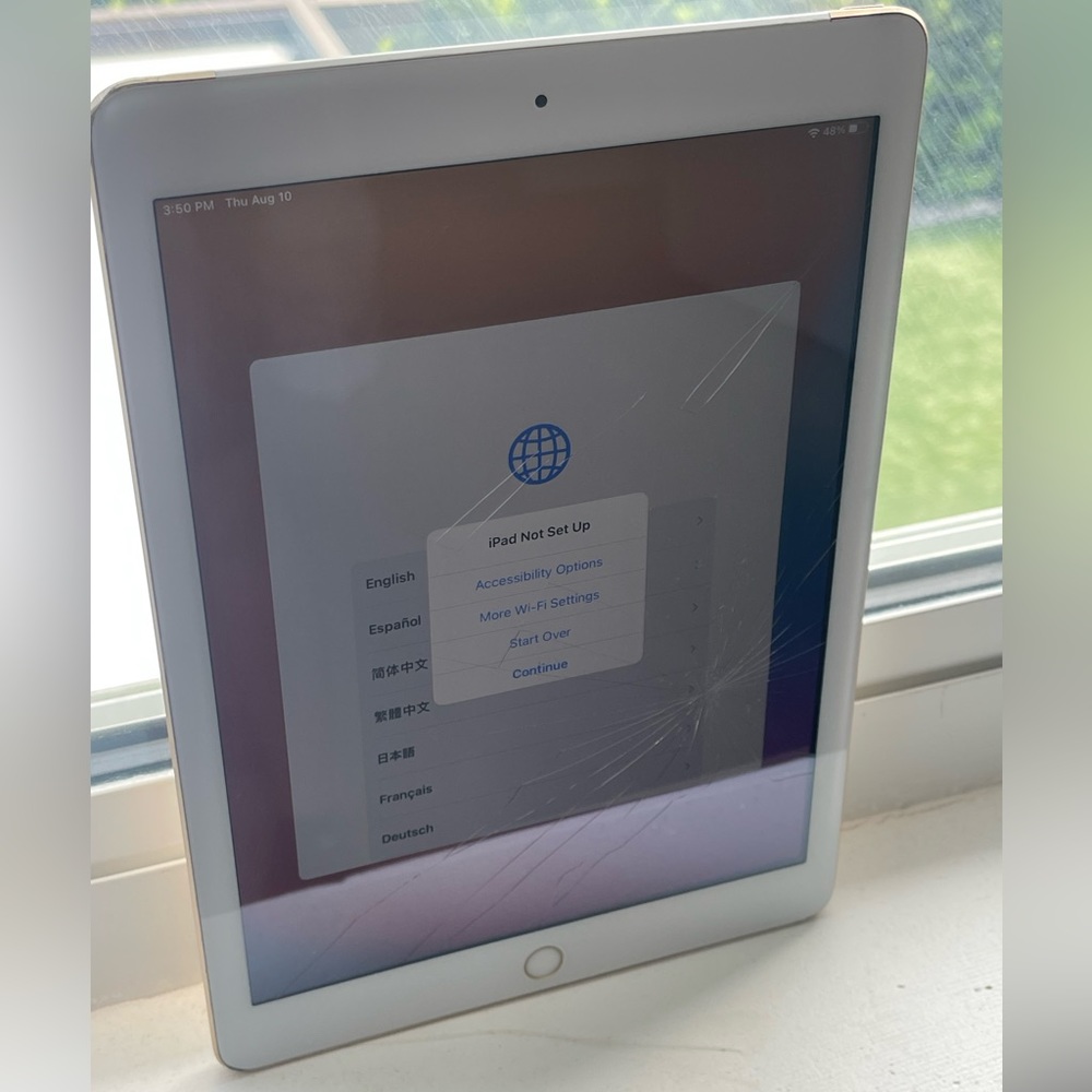 iPad 5th generation wifi/cellular , pics provided of screen and edges.